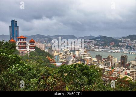 Keelung, Taiwan - Stadtbild. Moderne Stadt Keelung. Stockfoto