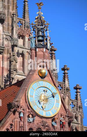 Frauenkirche in Nürnberg, Deutschland. Frauenkirche. Mannleinlaufen mechanische Uhr. Stockfoto