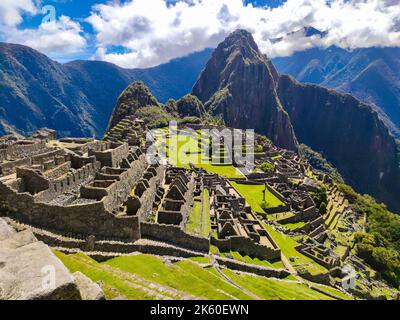 Machu Picchu, die wichtigste Inka-Zitadelle, befindet sich in der östlichen kordillere der peruanischen Anden, in der Region Urubamba, in der Nähe von Cusco. Stockfoto