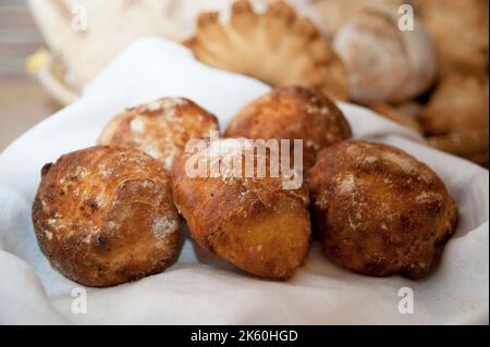 Sant'Antioco, Panificio Calabrò, Pane di Ricotta di pecora (Brot mit Ricotta-Schafen), Sardinien, Italien, Europa Stockfoto