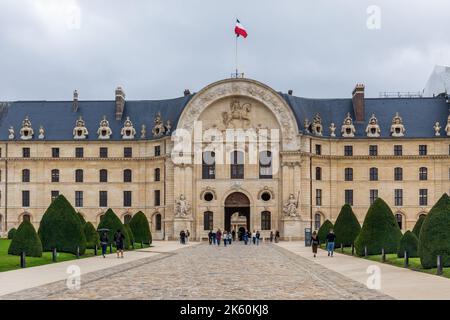 Eintritt zum Hotel des Invalides und zum Armeemuseum, Einem historischen Wahrzeichen im 7.. Arrondissement von Paris, Frankreich, Europa. Stockfoto