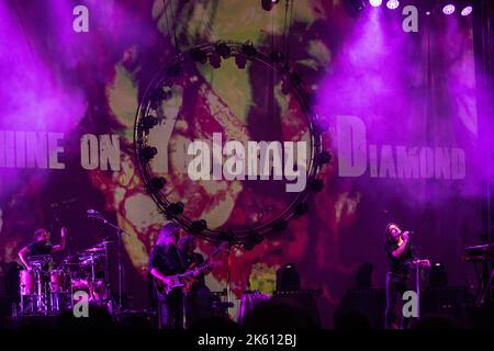 Oktober 10. 2022. Zagreb, Lisinski Concert Hall - der Auftritt der italienischen Coverband Pink Floyd History, mit einer spektakulären Lichtshow Stockfoto