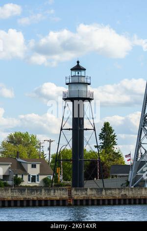 Eine vertikale Aufnahme von Duluth Harbour South Breakwater Inner Light. Minnesota, USA. Stockfoto