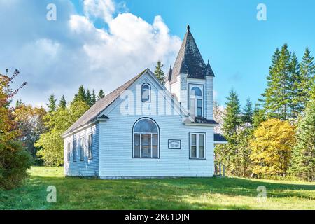 Die Glenvalley United Church auf Cape Breton Island ist typisch für die Architektur der vielen Kirchen in Nova Scotia, die mit Zedernbemalung verkleidet sind Stockfoto