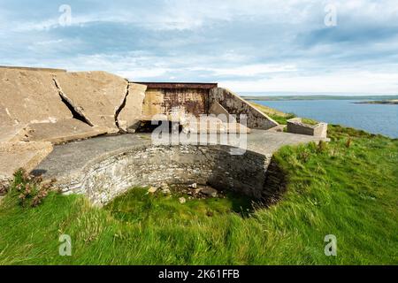 Fundstelle für zerstörte Waffen, Hoxa-Kopfbatterie, Orkney-Inseln, Großbritannien 2022 Stockfoto