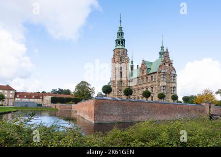 Kopenhagen, Dänemark. Oktober 2022. Blick auf Schloss Rosenborg. Ein holländischer Renaissance-Palast mit Gärten, Führungen und einem Museum, in dem die Kronjuwelen untergebracht sind Stockfoto