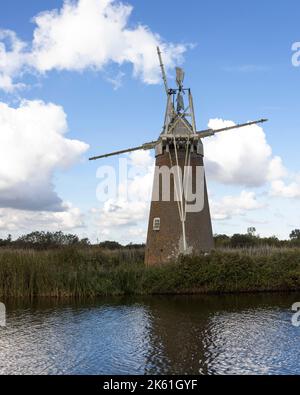 Turf Fen Entwässerungsmühle auf dem Fluss Ant bei How Hill Norfolk Stockfoto