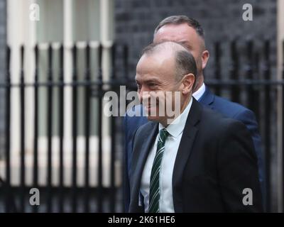 London, Großbritannien. 11. Oktober 2022. Der nordirische Minister Chris Heaton-Harris verlässt die Downing Street Nr. 10 nach der wöchentlichen Kabinettssitzung. Quelle: Uwe Deffner/Alamy Live News Stockfoto