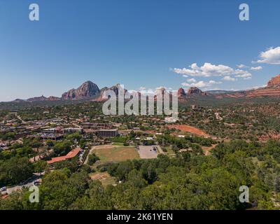 Weite Luftaufnahme von Sedona, Arizona Stockfoto