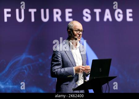 Sir Patrick Vallance diskutiert auf der New Scientist Live 2022, warum Wissenschaft in der Regierung wichtig ist Stockfoto