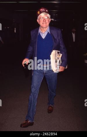 Phil Donahue um die 1990er Jahre . Quelle: Ralph Dominguez/MediaPunch Stockfoto