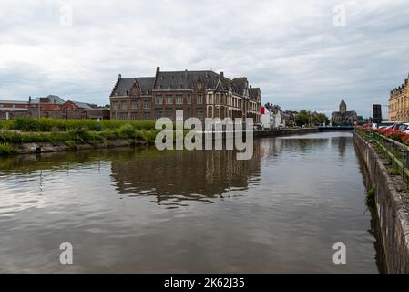 Ename, Ostflandern Region - Belgien - 07 11 2021 Blick über die Ufer der Schelde Stockfoto