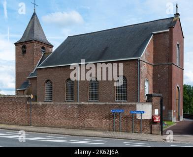 Sint Blasius Boekel - Zwalm, Region Ostflandern - Belgien - 07 14 2021 - Steinkirche Stockfoto