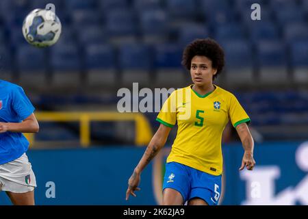 Genua, Italien. 10.. Oktober 2022. Yaya Vitoria Ferreira Silva (Brasilianer) während des FIFA-Qualifikationsrunden-Freundschaftsspiels „Frauen WM 2023“ zwischen dem Spiel zwischen Italien Frauen 0-1 Brasilianer Frauen im Luigi Ferraris Stadion am 10. Oktober 2022 in Genua, Italien. Kredit: Maurizio Borsari/AFLO/Alamy Live Nachrichten Gutschrift: Aflo Co. Ltd./Alamy Live Nachrichten Stockfoto