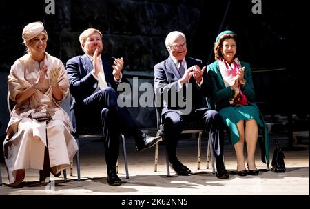 2022-10-11 17:08:40 STOCKHOLM - König Willem Alexander, Königin Maxima, König Carl XVI Gustaf und Königin Silvia besuchen das Vasa Museum während ihres dreitägigen Staatsbesuchs nach Schweden. ANP POOL ROBIN UTRECHT niederlande Out - belgien Out Stockfoto