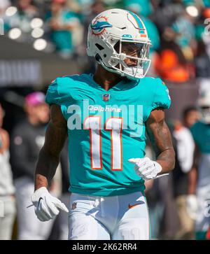 East Rutherford, New Jersey, USA. 9. Oktober 2022. Miami Dolphins Wide Receiver Cedrick Wilson Jr. (11) beim Warm-up vor einem NFL-Spiel gegen die New York Jets im MetLife Stadium in East Rutherford, New Jersey, am Sonntag, 9. Oktober 2022. Duncan Williams/CSM/Alamy Live News Stockfoto