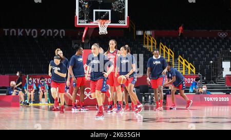 25.. JULI 2021 - SAITAMAN, JAPAN: Team USA während der Basketball-Vorrunde der Frauen Gruppe Ein Spiel zwischen den USA und Frankreich bei den Olympischen Spielen in Tokio 2020 (Foto: Mickael Chavet/RX) Stockfoto