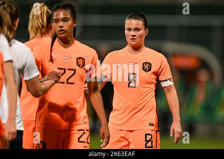 DEN HAAG - (lr) Esmee Brugts von den Holländern, Sherida Spitse von den Holländern während des Freundschaftsspiel der Damen zwischen den Niederlanden und Norwegen im Bingoal-Stadion am 11. Oktober 2022 in Den Haag, Niederlande. ANP GERRIT VAN COLOGNE Stockfoto