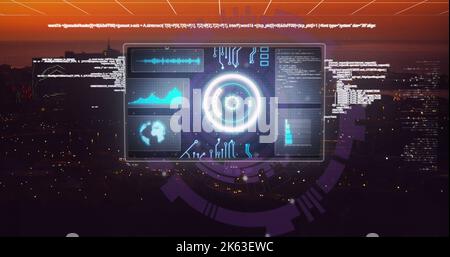 Bild des Scannens und der Datenverarbeitung über der Stadtlandschaft Stockfoto