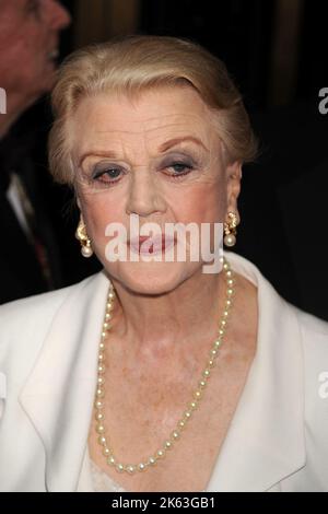 NEW YORK - JUNI 07 2009: Die Schauspielerin Angela Lansbury nimmt am 7. Juni 63. an den jährlichen Tony Awards in der Radio City Music Hall in New York City Teil. Menschen; Angela Lansbury Stockfoto