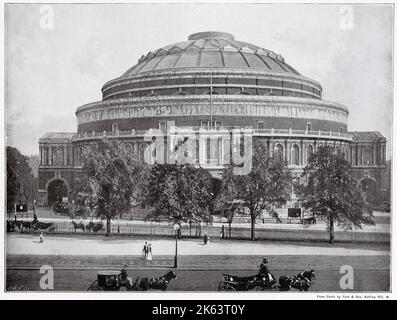 Royal Albert Hall, italienischer Renaissance-Stil in Terrakotta-Ziegeln. Eröffnung 1871, von Königin Victoria, zehn Jahre nach dem Tod ihres Mannes Prinz Albert. Stockfoto