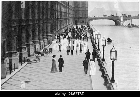 An den meisten Nachmittagen im Sommer war die Promenade voll mit Damen, die Tee tranken. Stockfoto