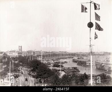 Vintage-Foto aus dem 19.. Jahrhundert: Blick entlang des Bundes in Shanghai, China, zeigt den Huangpu-Fluss Stockfoto