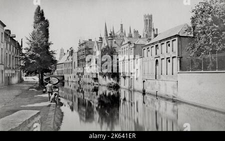 Vintage 19. Jahrhundert Foto: Häuser entlang eines Kanals in der Stadt Brügge, Belgien Stockfoto