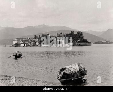 Vintage 19. Jahrhundert Foto: Boot am Ufer der Isola Bella, Lago Maggiore, Italien Stockfoto