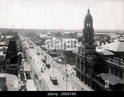 Adelaide Australien, ca. 1900-1910 Stadtzentrum King William St mit Straßenbahnen Stockfoto