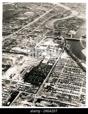 Luftaufnahme der Stadt Hiroshima, Japan, nach der Explosion der Atombombe 1945, 2. Weltkrieg Stockfoto