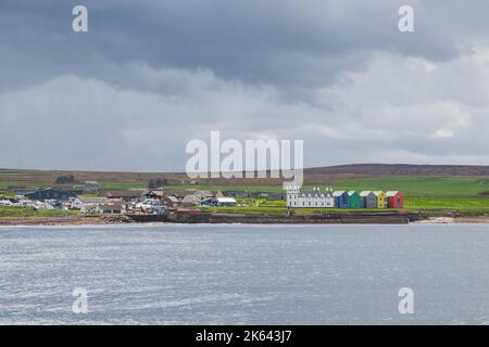 John O'Groats Village und The Inn at John O'Groats, Caithness, Schottland, Großbritannien Stockfoto