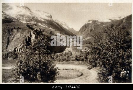 Stimmungsvolle Panoramafoto der französischen Alpen - Oberes Tal der Romanche, umgeben von einem „Amphitheater“ der Gletscher. Stockfoto