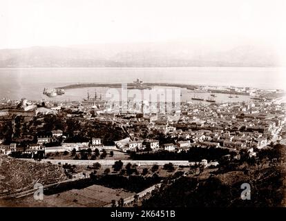 19th Jahrhundert Vintage Fotografie, Italien c,1870s - 1880s - die Stadt und der Hafen von Messina Stockfoto