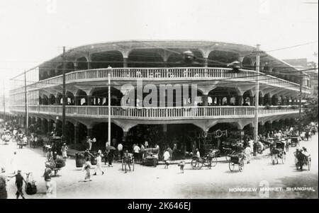 Foto des Jahrgangs c.: Hongkew Market, Shanghai China. Stockfoto