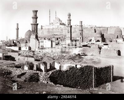 Gräber der Kalifen und Zitadelle, Kairo, Ägypten, um 1890 Stockfoto