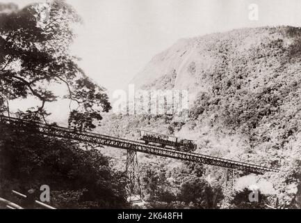 Sylvester's Bridge, Rio de Janeiro, Brasilien, um 1890 Bild zeigen eine Standseilbahn Zug über die Brücke, die eine Steigung von bis zu 25 Prozent. Stockfoto