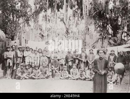 Vintage 19. Jahrhundert Foto: Degar Stammesgruppe, oder Montagnard, das ist ein Oberbegriff für die verschiedenen indigenen Völker der zentralen Hochland von Vietnam. Stockfoto