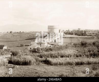 Vintage 19. Jahrhundert Foto: Das Grab von Caecilia Metella (Italienisch: Mausoleo di Cecilia Metella) ist ein Mausoleum, das sich etwas außerhalb von Rom an der drei Meilen Markierung der Via Appia befindet. Stockfoto