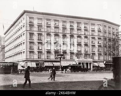 Vintage 19. Jahrhundert Foto: The Fifth Avenue Hotel, Manhattan, New York, um 1890. Das Fifth Avenue Hotel war ein Luxushotel an der Fifth Avenue 200 in Manhattan, New York City von 1859 bis 1908. Es hatte einen ganzen Block von Fassade zwischen 23rd Street und 24th Street, an der südwestlichen Ecke des Madison Square. Stockfoto