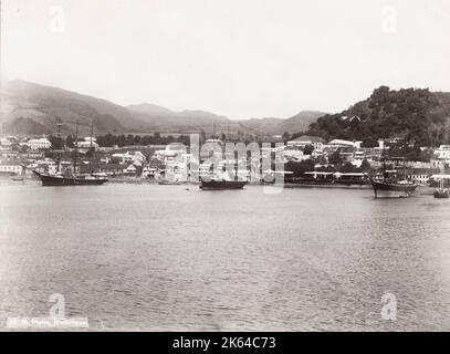 Ende 19th Jahrhundert Fotografie - St. Pierre Martinique, Westindien, vom Meer. Stockfoto