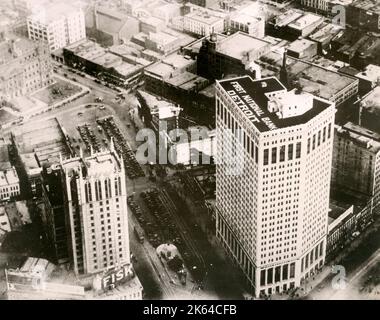 Im frühen 20. Jahrhundert vintage Pressefoto - First National Bank und Luftaufnahme von Detroit Stockfoto