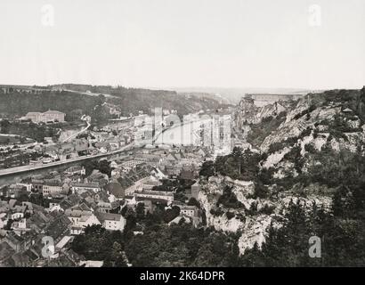 Vintage-Foto aus dem 19.. Jahrhundert: Ansicht der Stadt Dinan, Frankreich Stockfoto