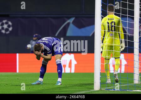 Zagreb, Kroatien. 11. Oktober 2022. ZAGREB, KROATIEN - 11. OKTOBER: Luka Ivanusec von Dinamo Zagreb beim UEFA Champions League-Spiel der Gruppe E zwischen Dinamo Zagreb und dem FC Salzburg am 11. Oktober 2022 im Maksimir-Stadion in Zagreb, Kroatien. Foto: Goran Stanzl/PIXSELL Credit: Pixsell Foto- und Videoagentur/Alamy Live News Stockfoto