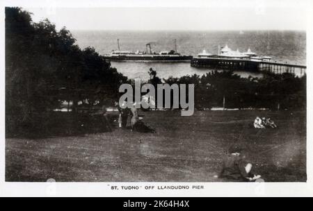 Steamship TS St Tudno von Liverpool and North Wales Steamship Company (LNWSC), ein Unternehmen für Vergnügungsfahrten mit Sitz in Liverpool. 1963 als Schrott verkauft. Am Llandudno Pier. Stockfoto