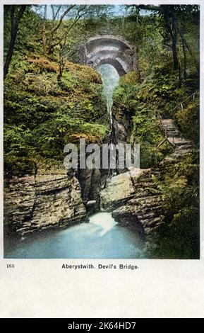 Aberystwyth, Wales - Teufelsbrücke. Die drei Brücken, stromabwärts. Stockfoto