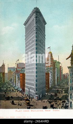 Flatiron Building, Broadway und Fifth Avenue, New York, USA. Der weltweit erste Wolkenkratzer mit Stahlrahmen. Stockfoto