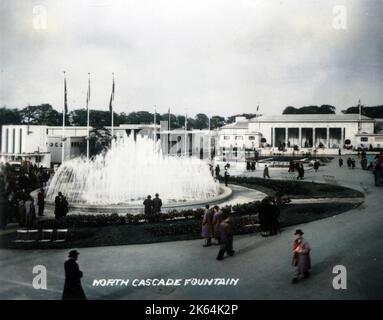 North Cascade Fountain - British Empire Exhibition - Glasgow, Schottland (Mai - Dezember 1938). Die Ausstellung wurde von Thomas S. Tait geplant, dem Leiter eines Teams von neun Architekten, darunter Basil Spence und Jack Coia. Stockfoto