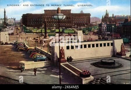 Liverpool, Merseyside - The Queensway (Birkenhead) Mersey Tunnel - Kinsway und Eingang zum Tunnel, mit Blick auf St. George's Hall im Hintergrund. Stockfoto