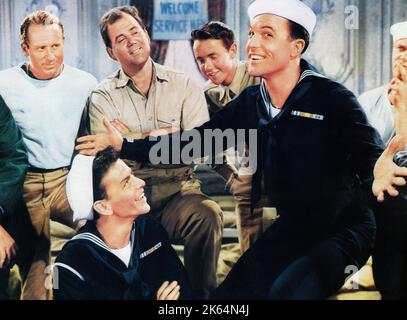 Frank Sinatra, Gene Kelly, am Set des Films, „Anchors Aweigh“, MGM, 1945 Stockfoto